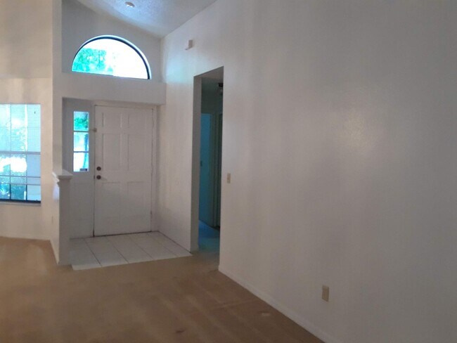 Building Photo - Lovely 3 Bedroom 2 Bathroom HOME!!!