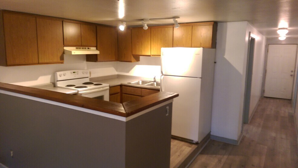 Building Photo - 3267 N Bartlett Ave