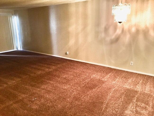 Building Photo - Great 2 bed 2 bath Condo in San Pablo Gate...