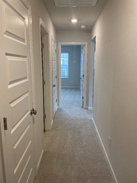 Building Photo - 1715 Manuka Ln