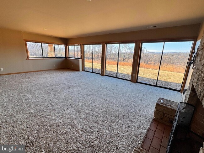 Building Photo - 72 Jordans Rd