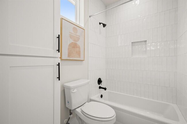 Building Photo - 2720 Bristol Dr