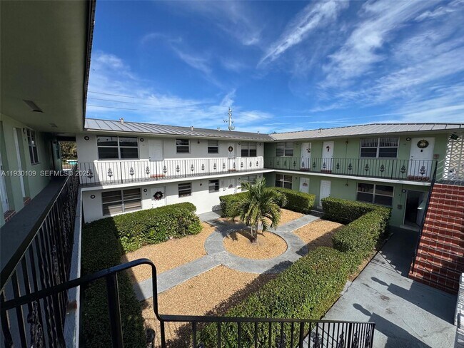 Building Photo - 6451 W Flagler St