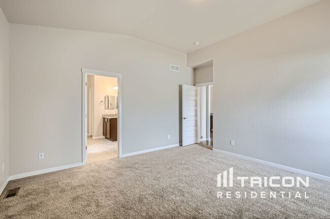 Building Photo - 5398 Chantry Dr