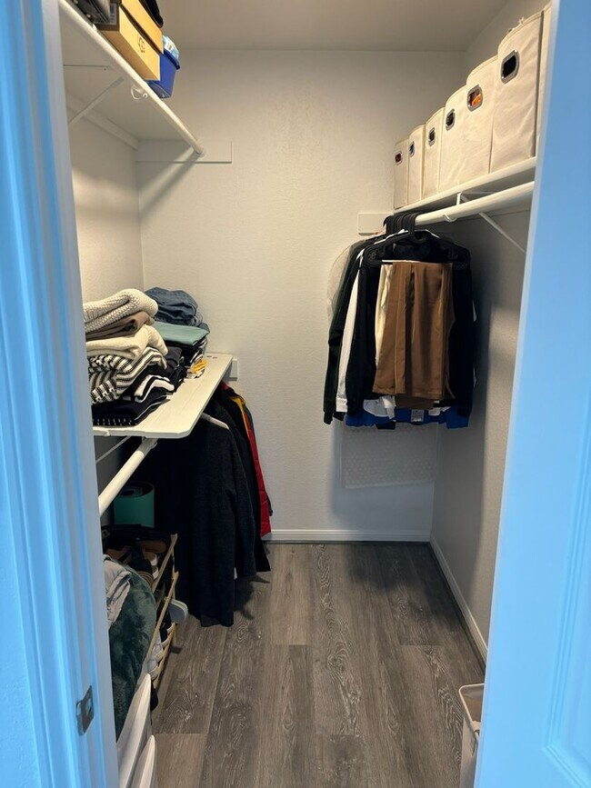 Building Photo - Fully Furnished Baylor Condo