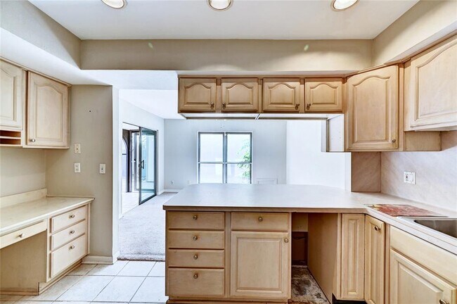 Building Photo - 2610 Princess Ln
