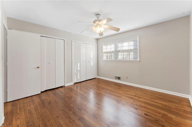 Building Photo - 320 Crossville Ct