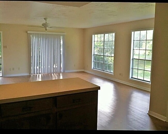Building Photo - 40 County Rd 2213