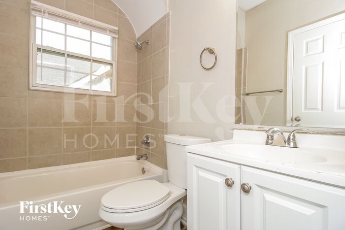 Building Photo - 1387 Beecher St SW