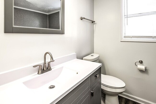 Building Photo - Pre-Leasing Beautiful 1-Bedroom Apartment ...