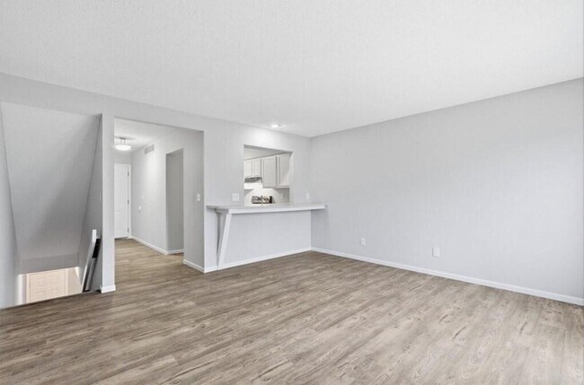 Building Photo - 315 Foxfire Dr