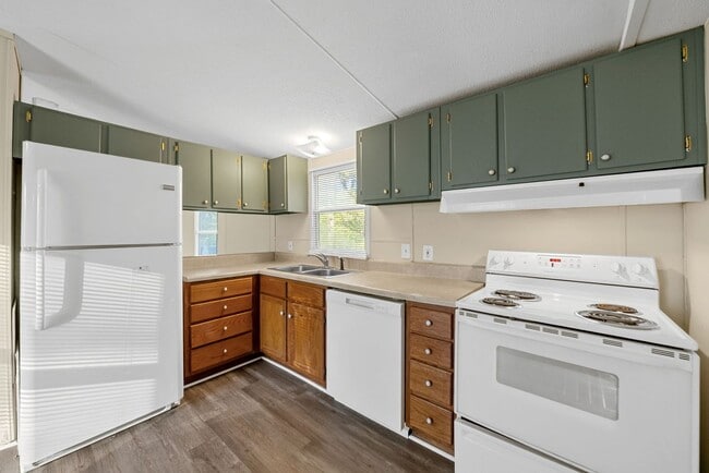 Building Photo - 1845 Evans Rd