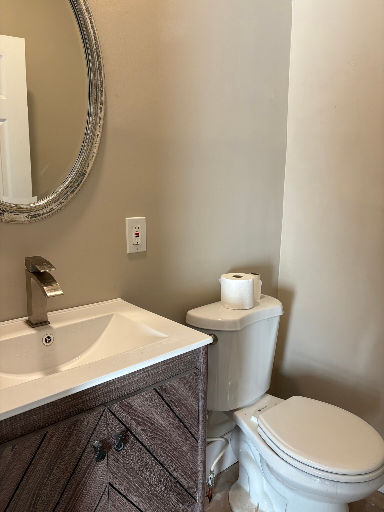 Building Photo - 709 DeKalb St