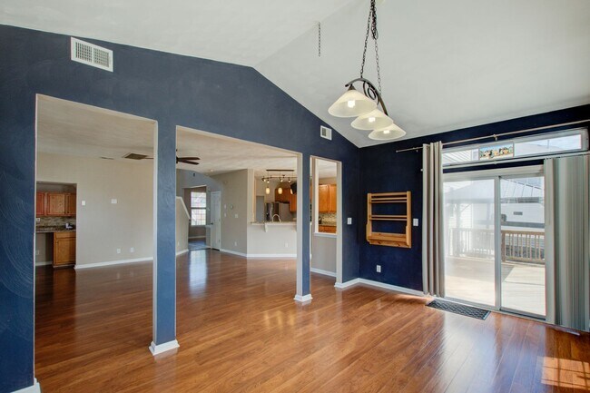 Building Photo - 2214 Angler Ln