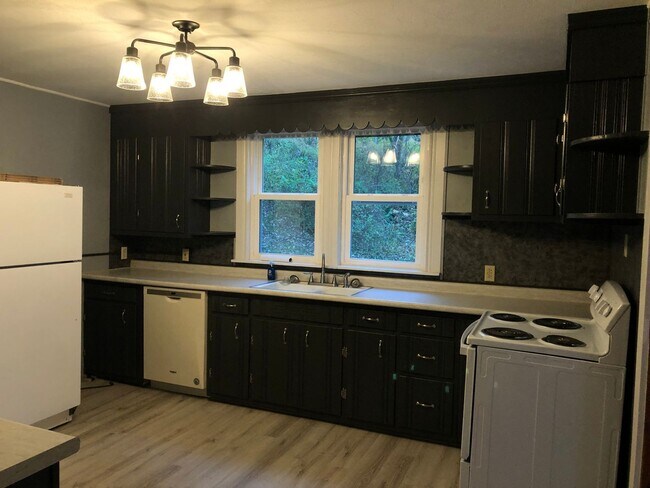 Building Photo - 418 Wilson Ridge Rd