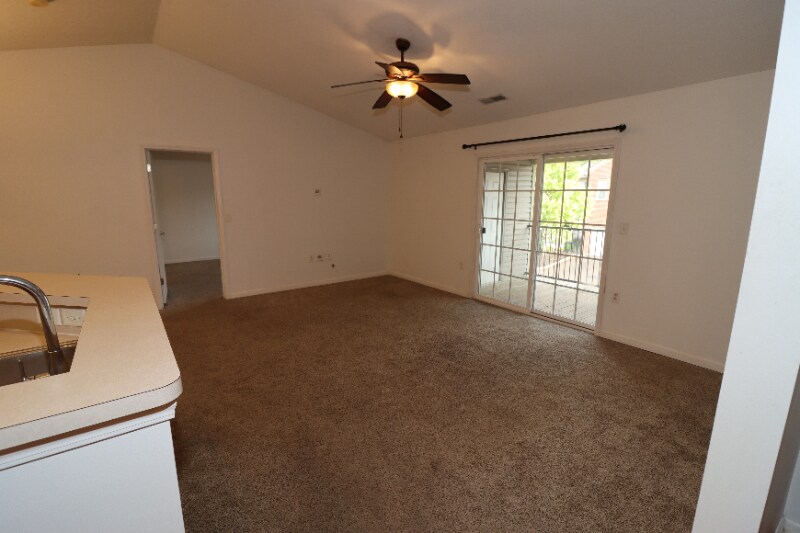 Building Photo - 681 Spring Valley Dr