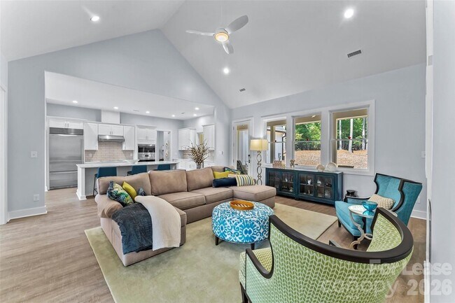 Building Photo - 129 Greens Rd