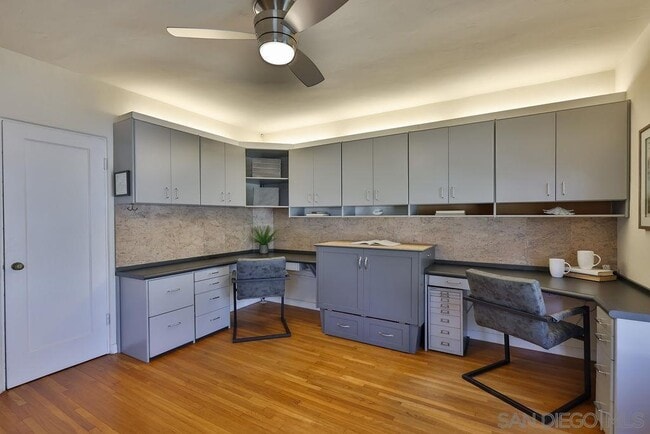 Building Photo - 4823 Hart Dr