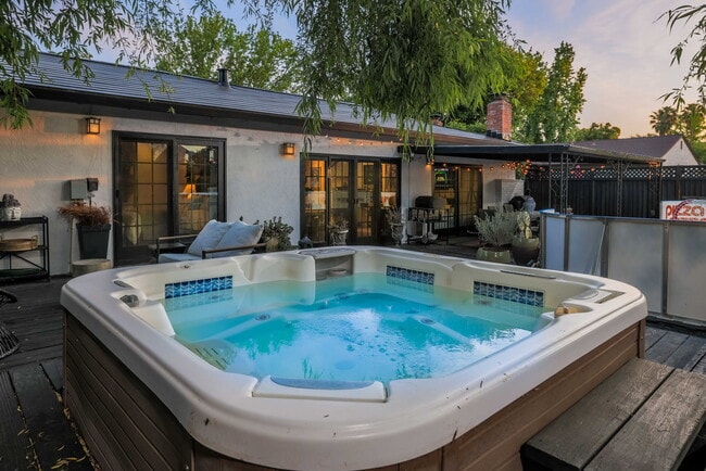 Building Photo - 4763 Golden Rd