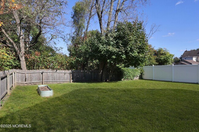 Building Photo - 159 Hulick St