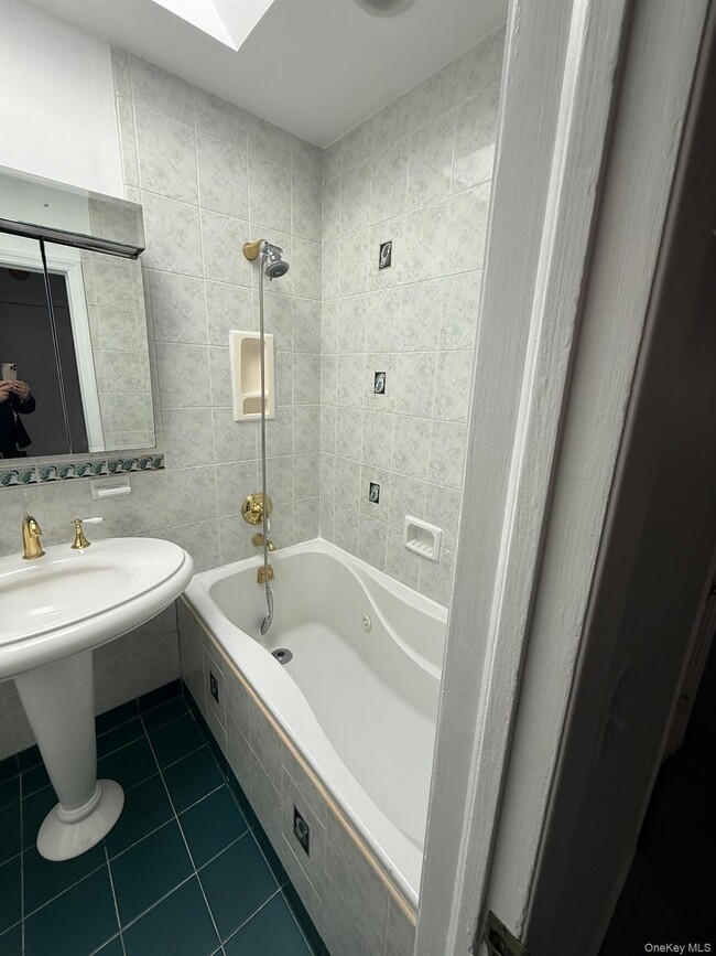 Building Photo - 19-16 150th St