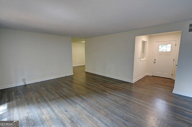 Building Photo - 4985 Crowe Dr SE