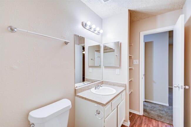 Building Photo - 13106 Townwood Dr