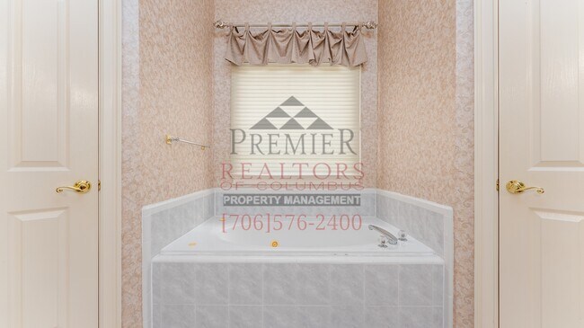 Building Photo - 68 Heartwood Dr