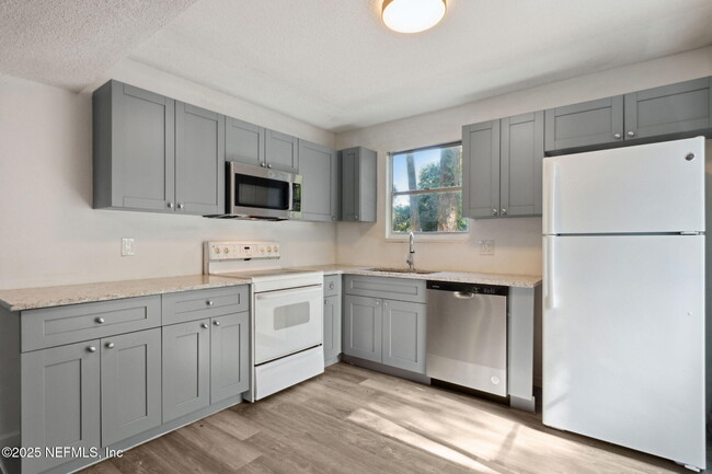 Building Photo - 5217 110th St