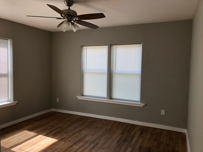 Rear Bedroom - 401 W Saulnier St