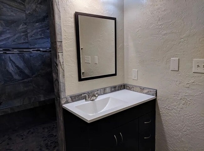Building Photo - 2bed/2bath house in Kalispell becoming ava...