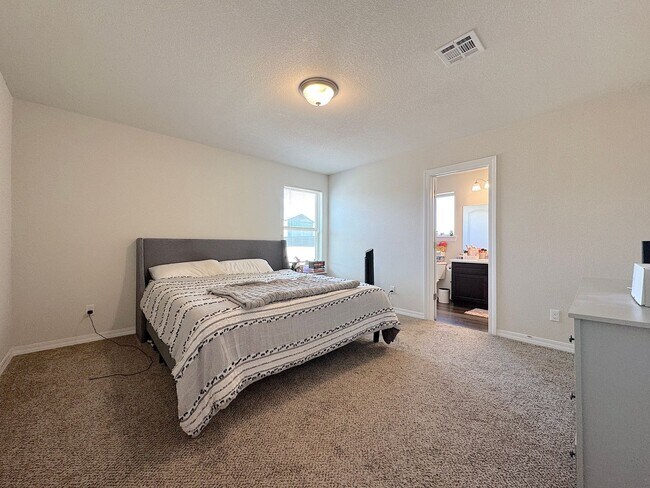Building Photo - East El Paso 3 bed Refrig A/C w/Solar Panels!