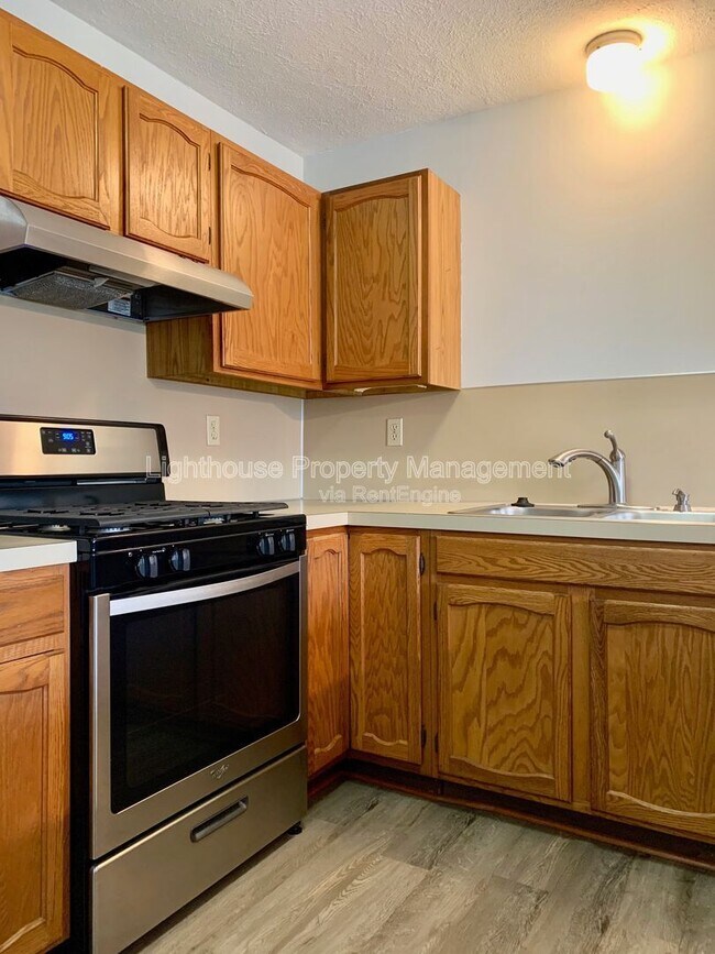 Building Photo - 6691 Boca Vista Dr NE