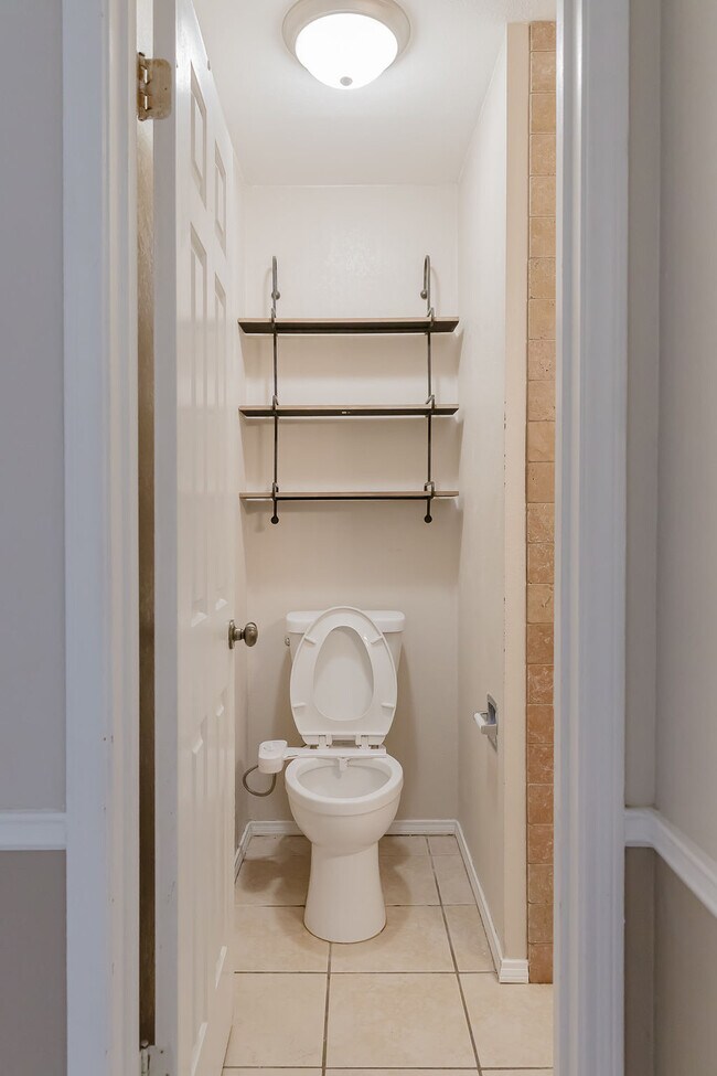 Building Photo - 1105 Gordon Blvd