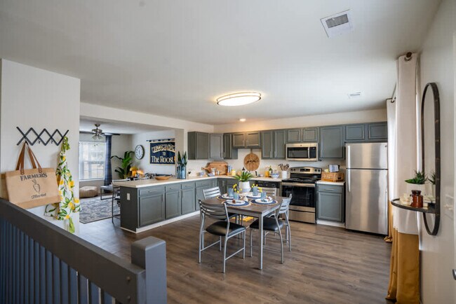 Building Photo - 1051 Southern Dr