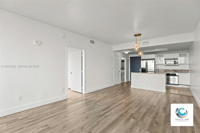 Building Photo - 888 Biscayne Blvd