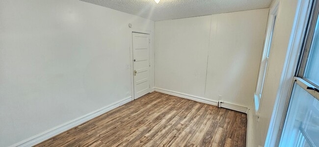 Building Photo - 227 S 16th St