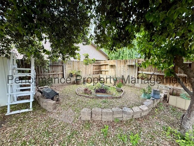 Building Photo - Stunning 4 Bed/2 Bath S Bakersfield Home w/ RBP & $0 Deposit Option