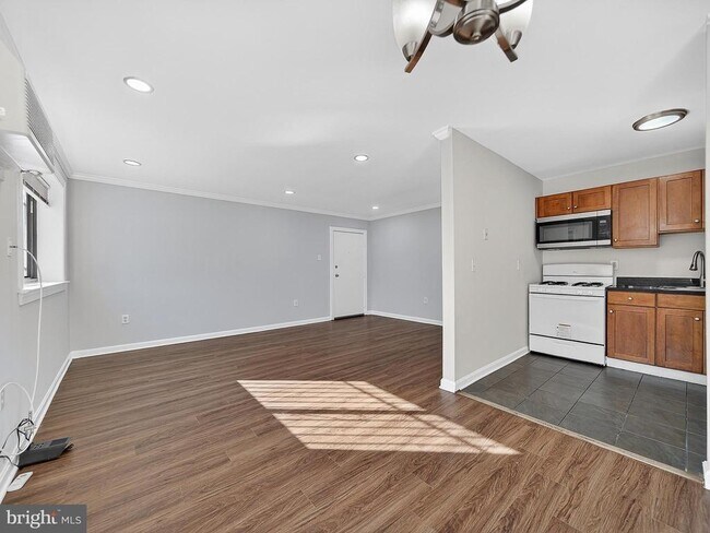 Building Photo - 3111 Naylor Rd SE