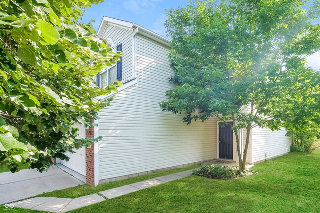 Building Photo - 5675 Glass Chimney Ln