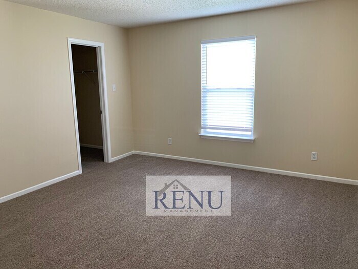 Building Photo - 6728 W Littleton Dr