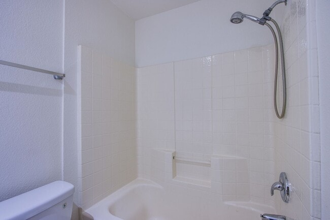 Building Photo - Lovely 4 bedroom 2.5 bath townhome in North Las Vegas gated community with a pool!