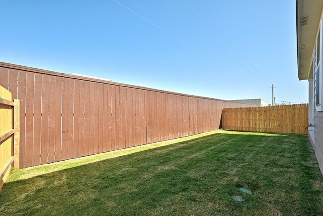 Building Photo - 3000 Sudha Dr