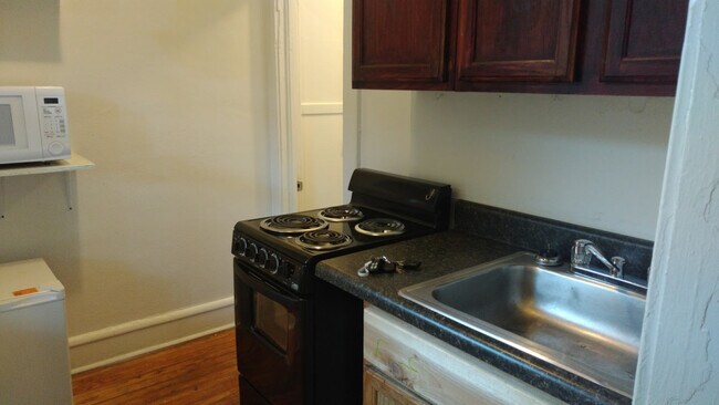 Building Photo - Ferdinand