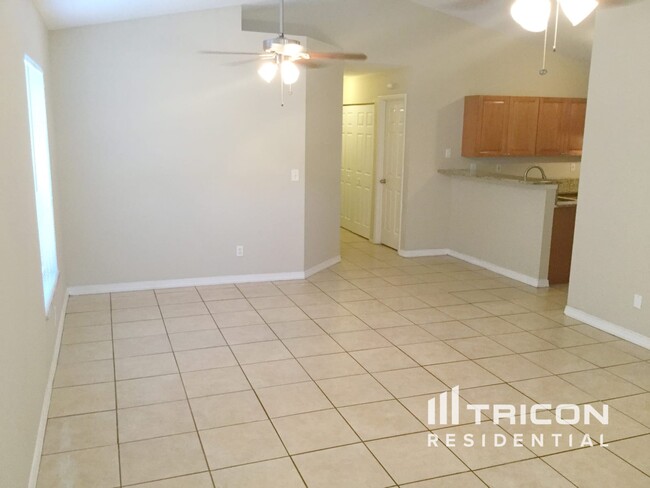 Building Photo - 682 Channing Dr