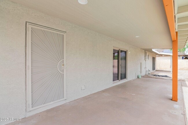 Building Photo - 301 N 87th St
