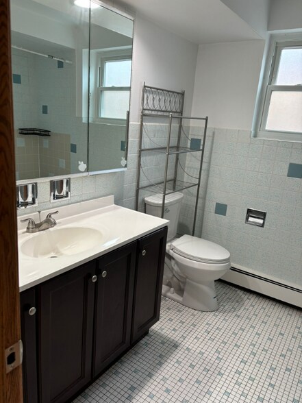 Building Photo - 8700 W Summerdale Ave
