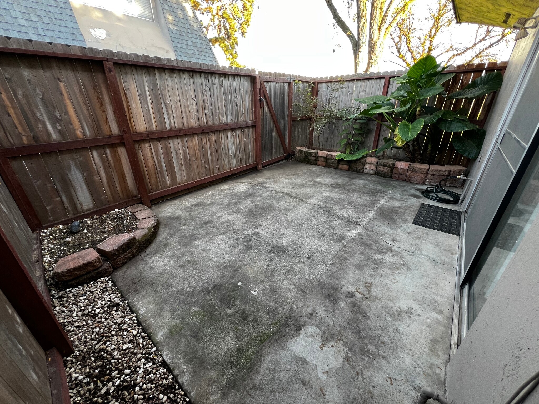 Building Photo - 888 Rutledge Dr