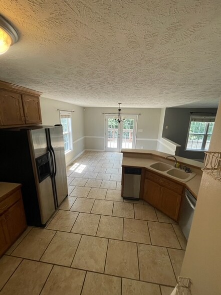 Building Photo - 7309 Scenic View Dr