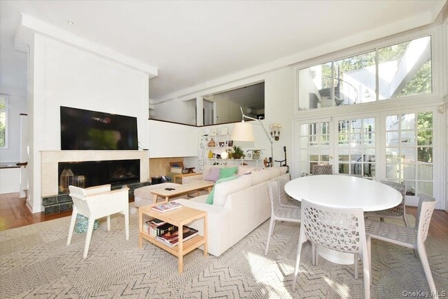 Building Photo - 3 Mill Pond Ln